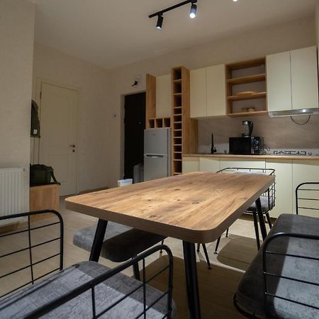 Zarku Apartments Bakoerjani Buitenkant foto